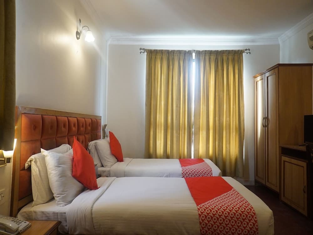 OYO 22997 Beverly Hills Hotel