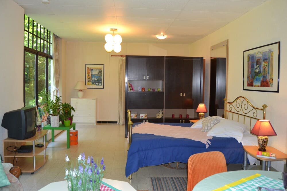 Des Jardins De La Fontaine Qui Bout