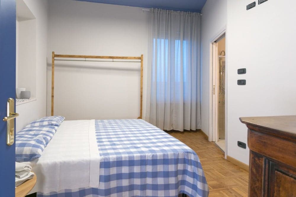 Boulevard 900 - Comfort and Style - Entire Structure 12 Beds