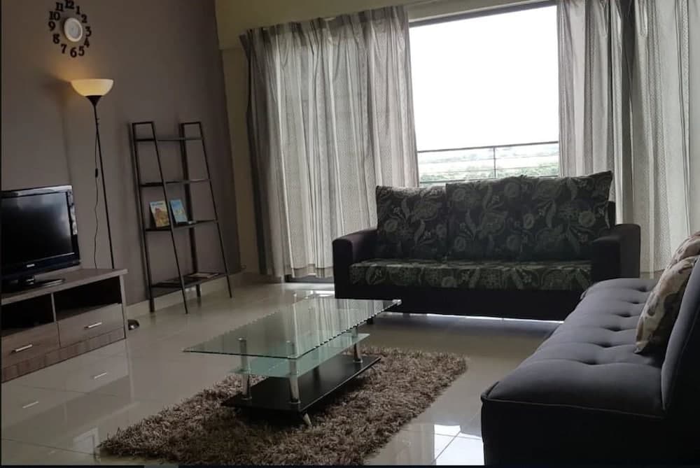 Setia Walk R2 Block by SYNC