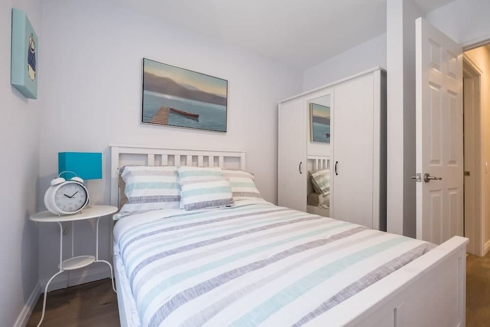 Chic & Central 3-bedroom in Little Italy