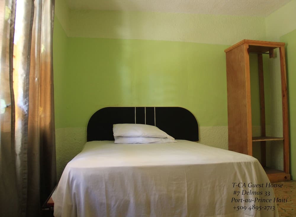 T-CA Guest House & Resto