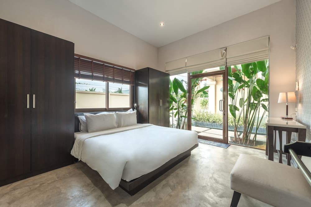 Generous 6BR Balinese Pool Villa Sophia