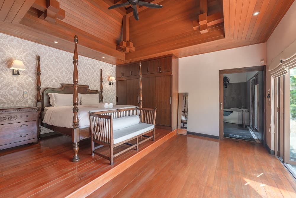 Generous 6BR Balinese Pool Villa Sophia