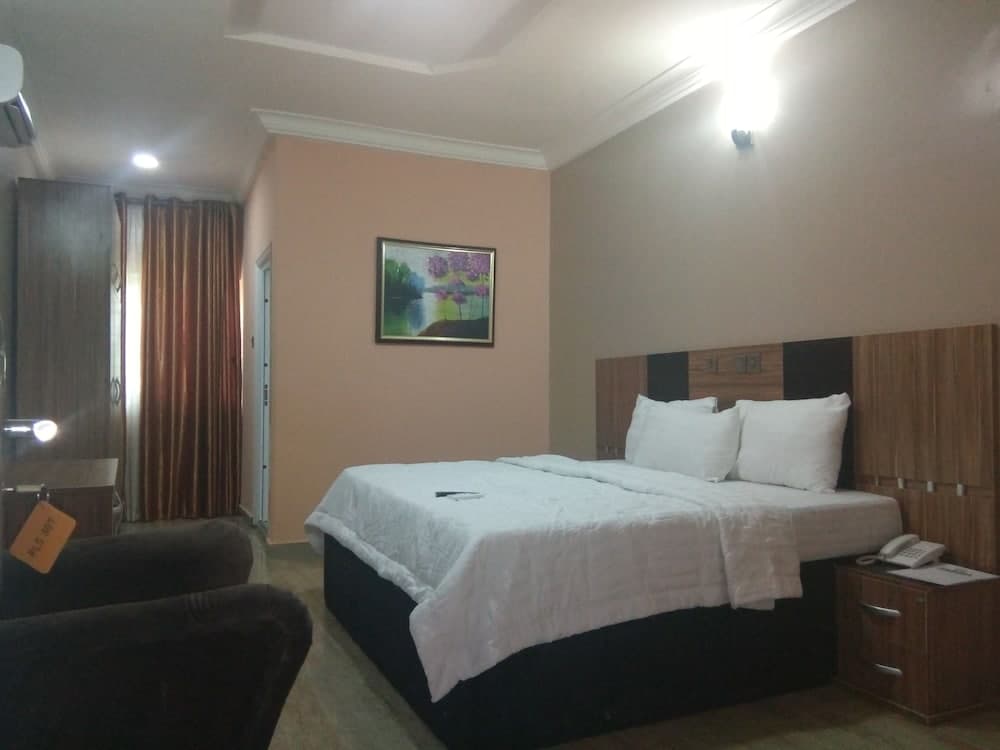 Pameec Luxury Suites