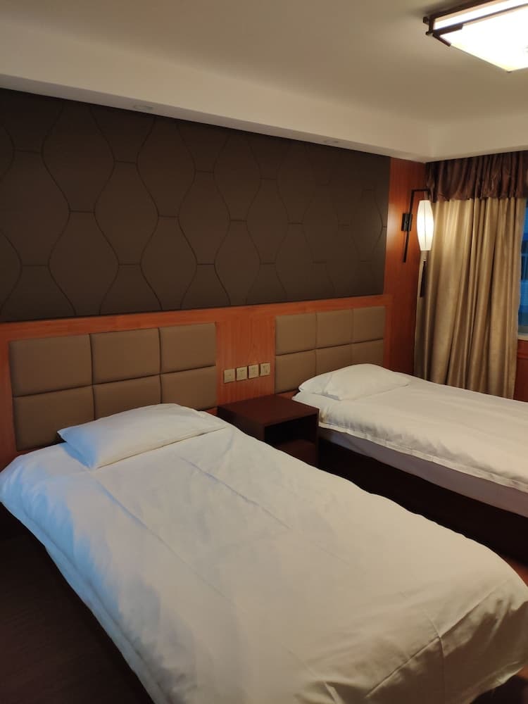 Wuyi Chengde Business Hotel