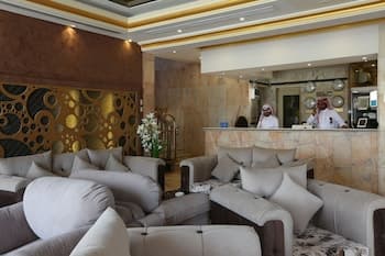 SEASONS APARTMENTS سيزونز للشقق المخدومة