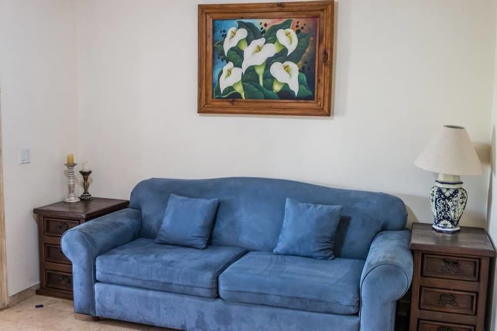 Country Club Relaxing Suite Pool