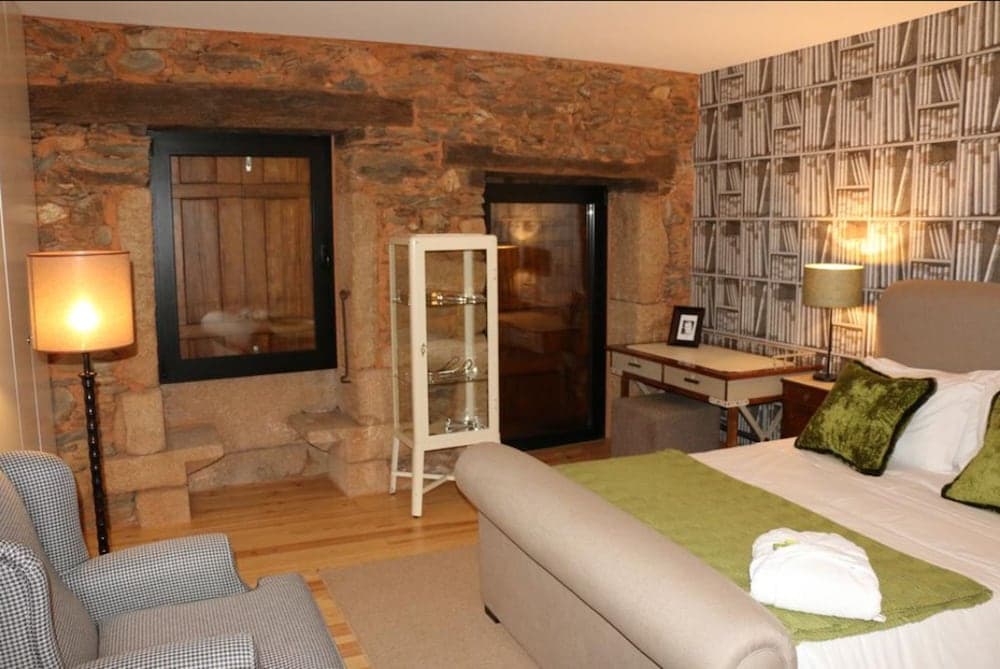 Casa de Baixo - Petit Hotel