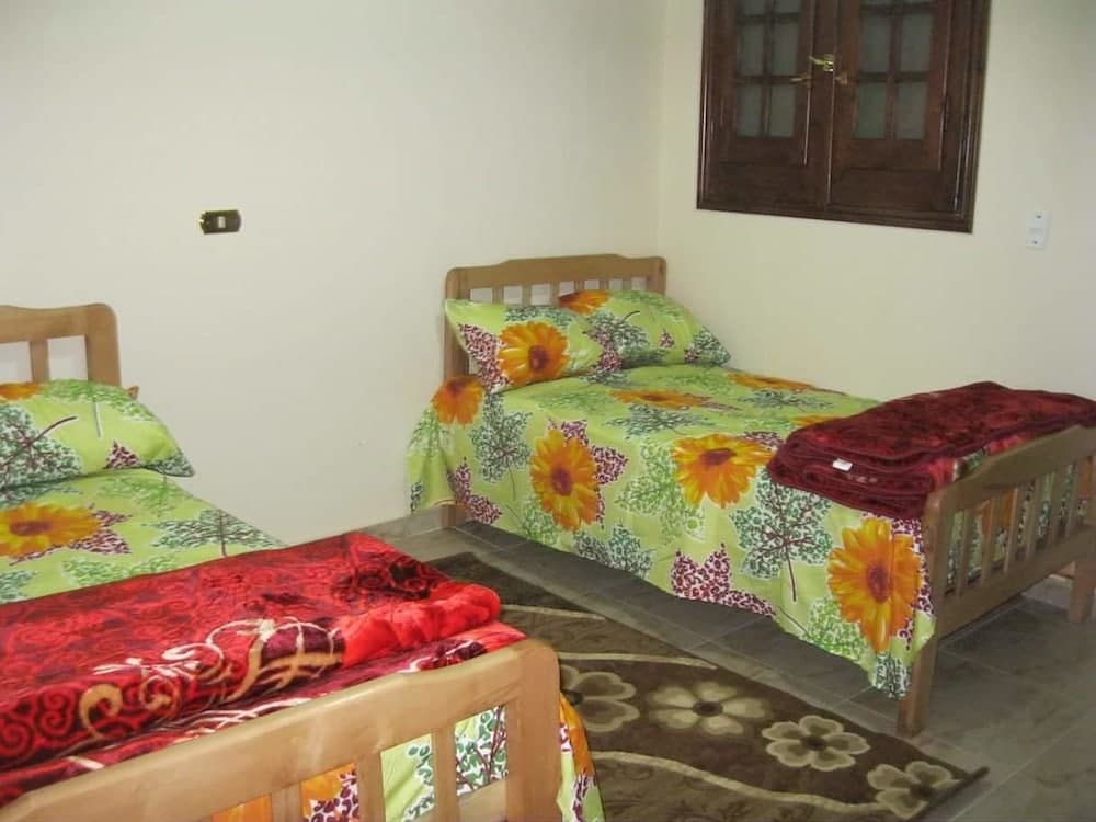 Three Bedroom Apartment With Pyramids View