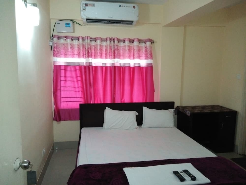 The Salvation Army Red  Shield Guest House - Hostel