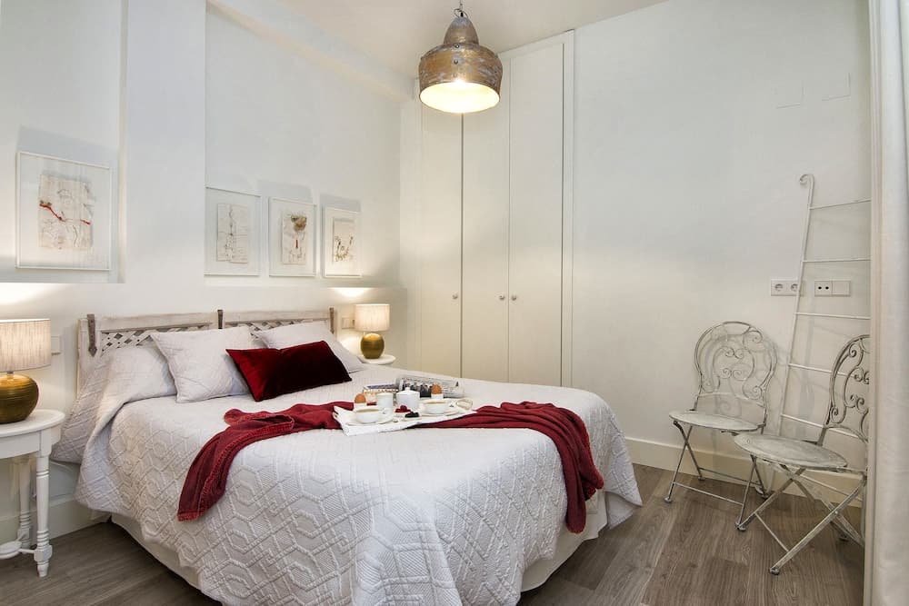 Granada Deluxe Apartments