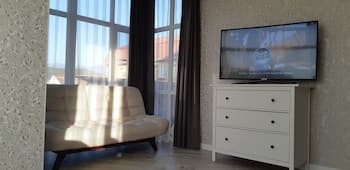 Nizhneimeretinskya apt 22