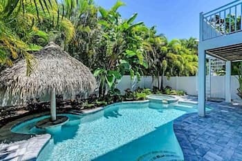 Beachy Villa Vista Apartment 5