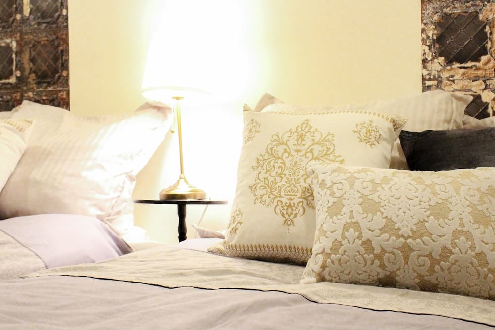 Gold House Namba Minami