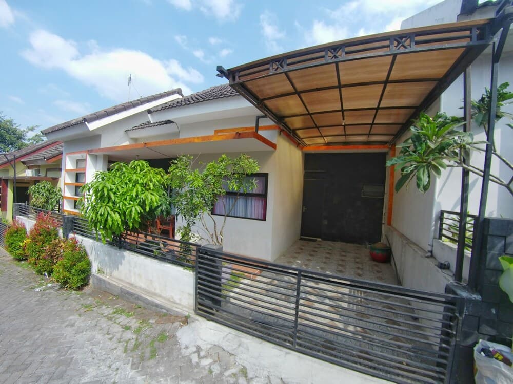 Villa Batu 2 Kamar No.7 dekat Museum Angkut