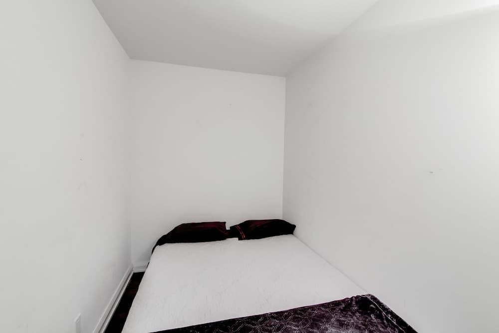 Amazing Royal Suites Yorkville