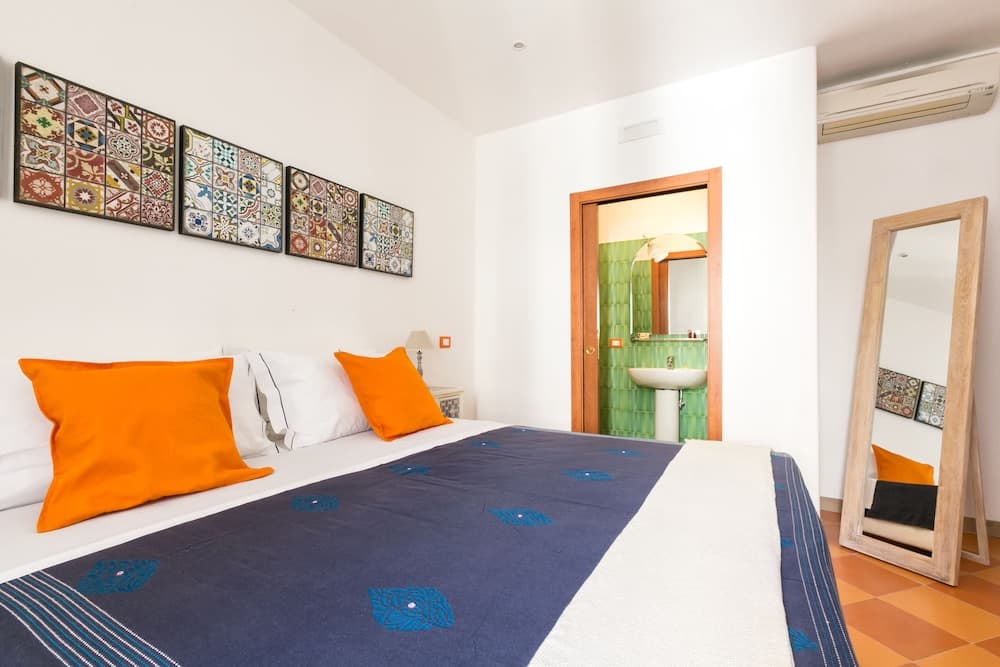 Lovely apt in Sorrento Old town Close to the Beach