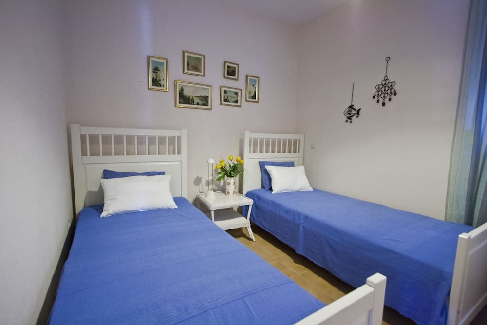 Dolotea Sea View House