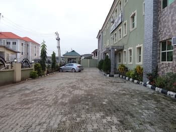 Akma Signature Hotel & Suites