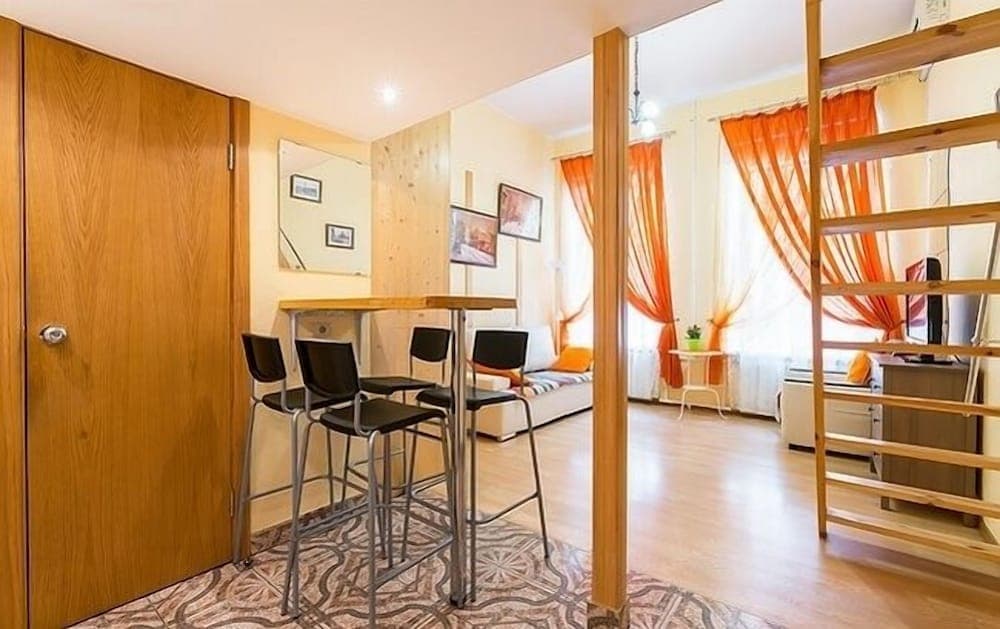 Cozy housing by Moscow railway station