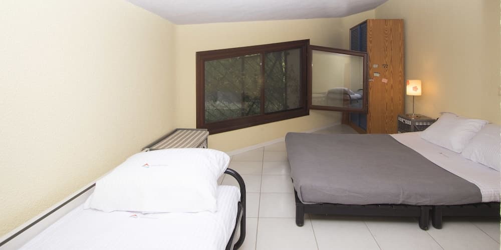 Araucaria Shared Pool Villa, Sani