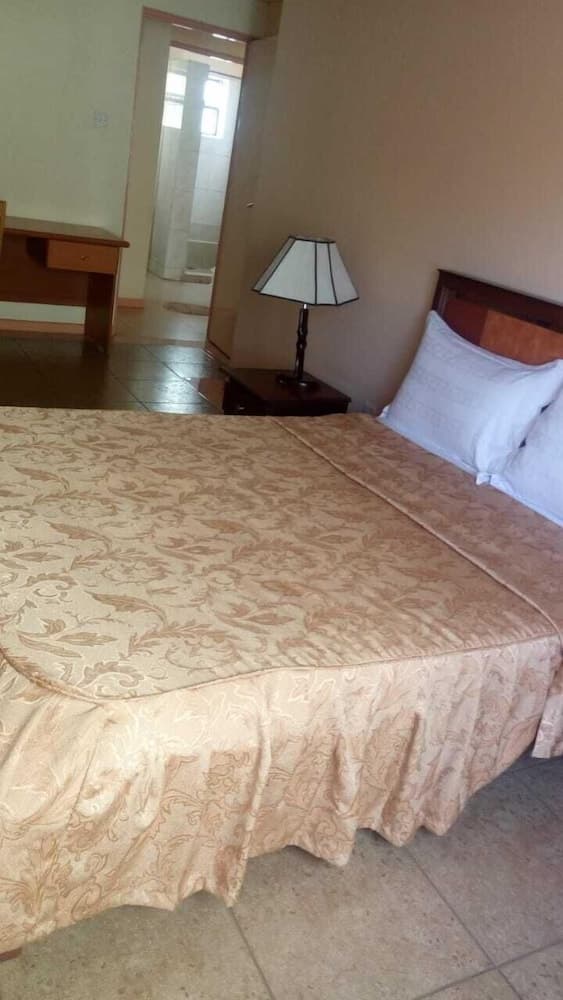 Pinnacle Court Apartments