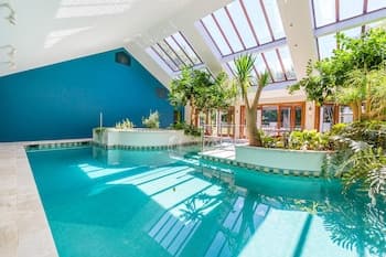 Bond Estate Luxury Accommodation