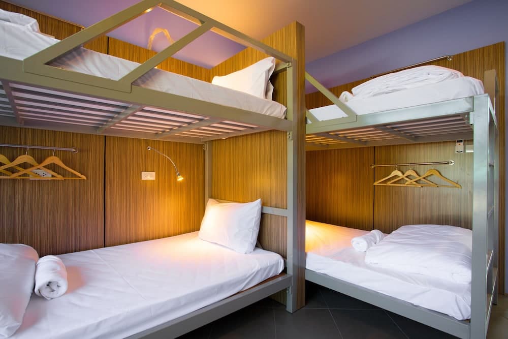 iNest Poshtel - Hostel