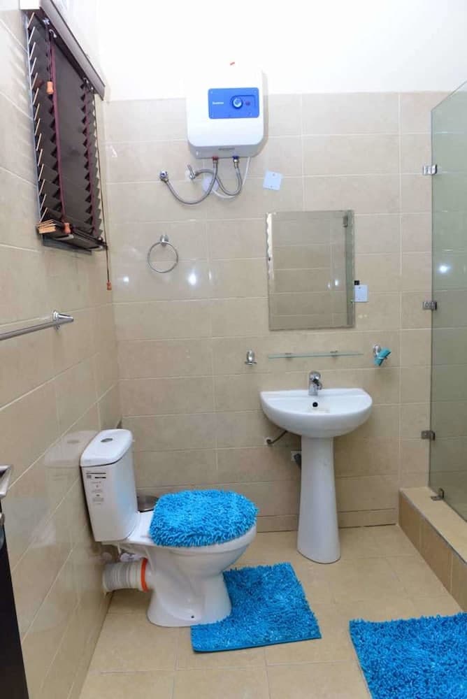 Perfect Havens at Simeon Akinolu