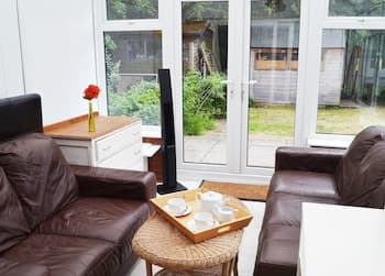 No 40, 5 beds, sleeps 7