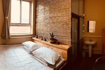 Manhong's Private Courtyard