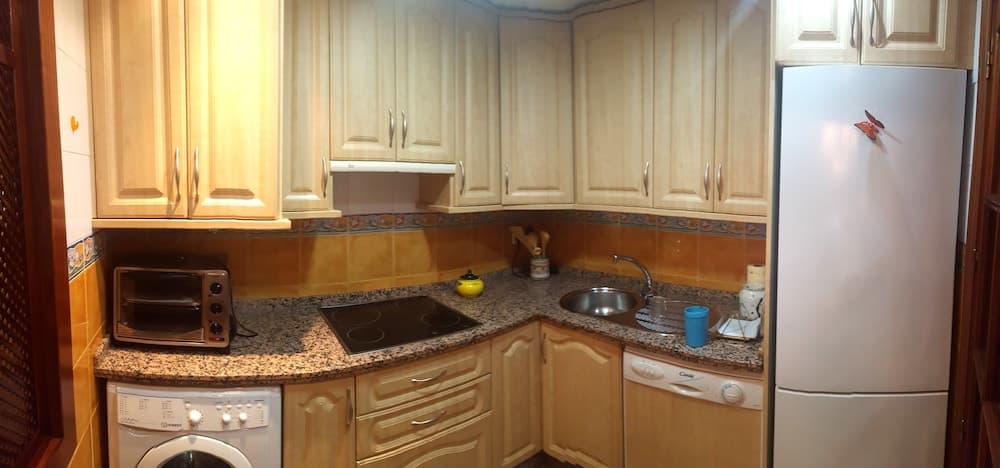 Piso junto a Jardines de la Victoria y Renfe