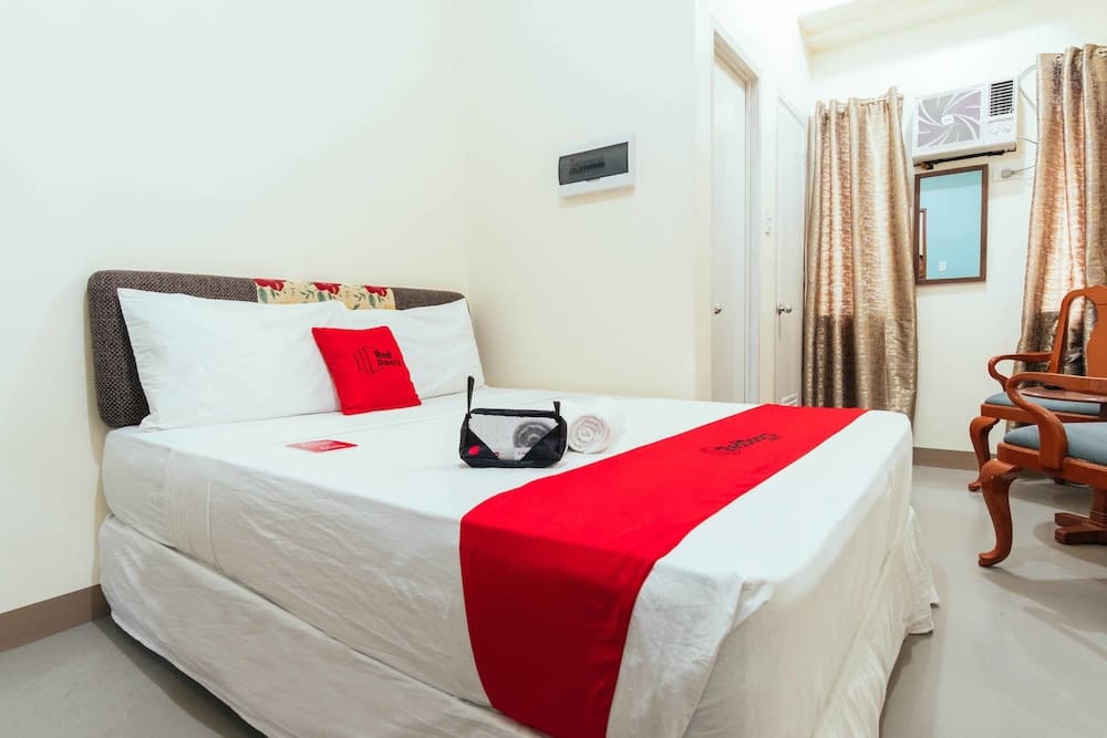 RedDoorz Plus @ IT Park Cebu