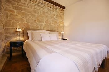 Stone House Apartment