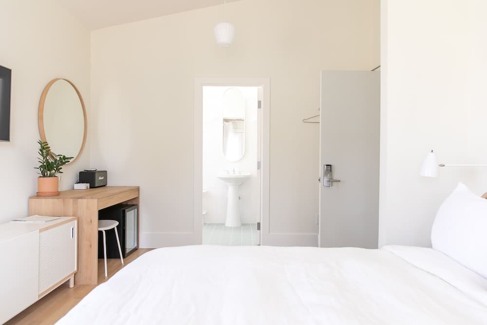 Guest House Raleigh - Adults Only