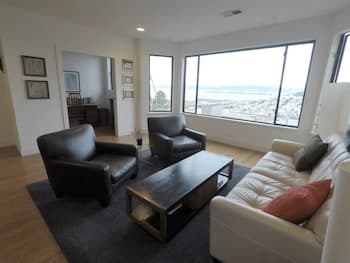 Russian Hill Vista Holiday