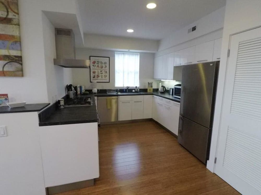 Russian Hill Vista Holiday