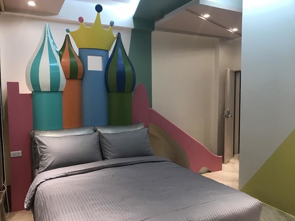 Li Chu Art Paternity B&B