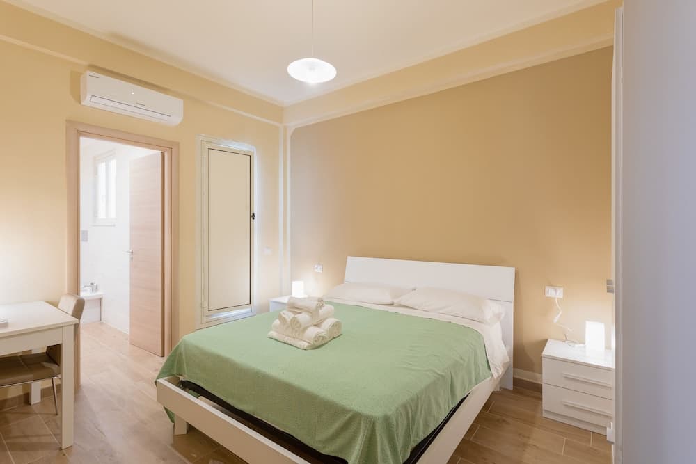 John's Apartment - Mountain Side