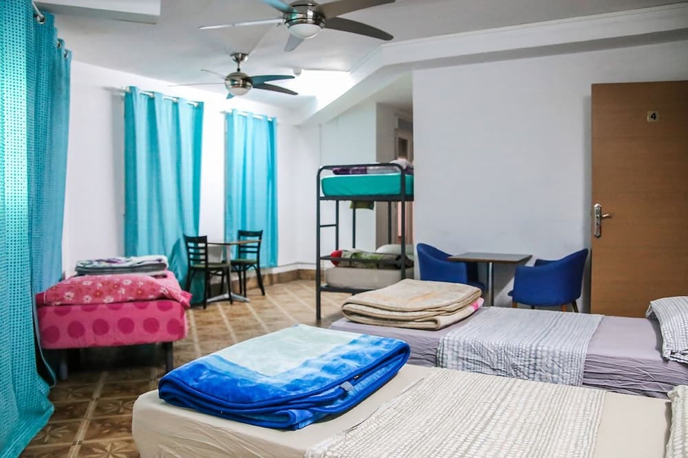 Go BCN Hi Sants - Hostel