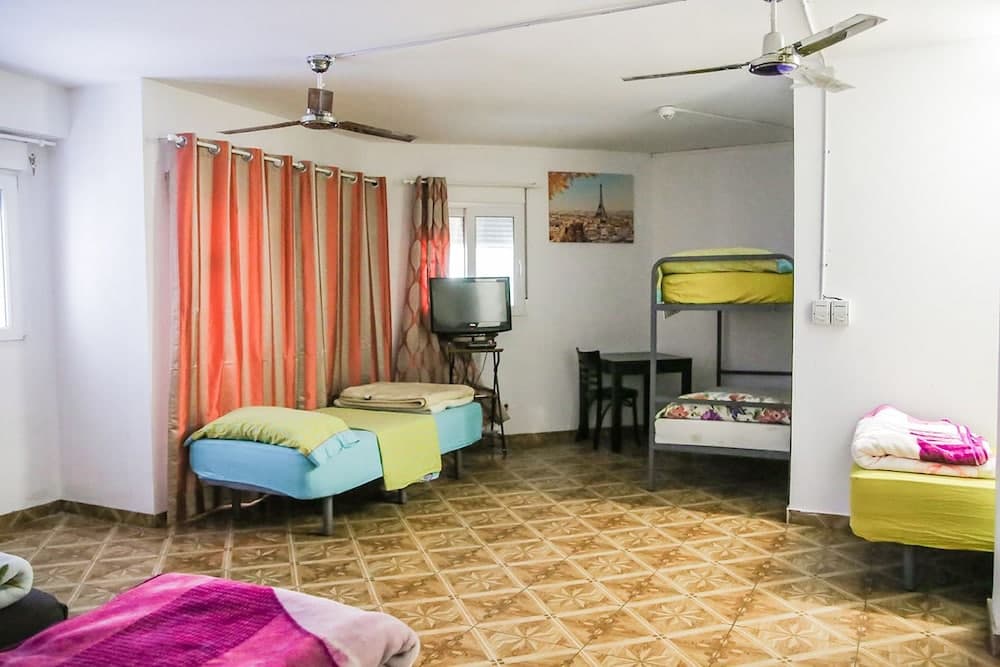 Go BCN Hi Sants - Hostel