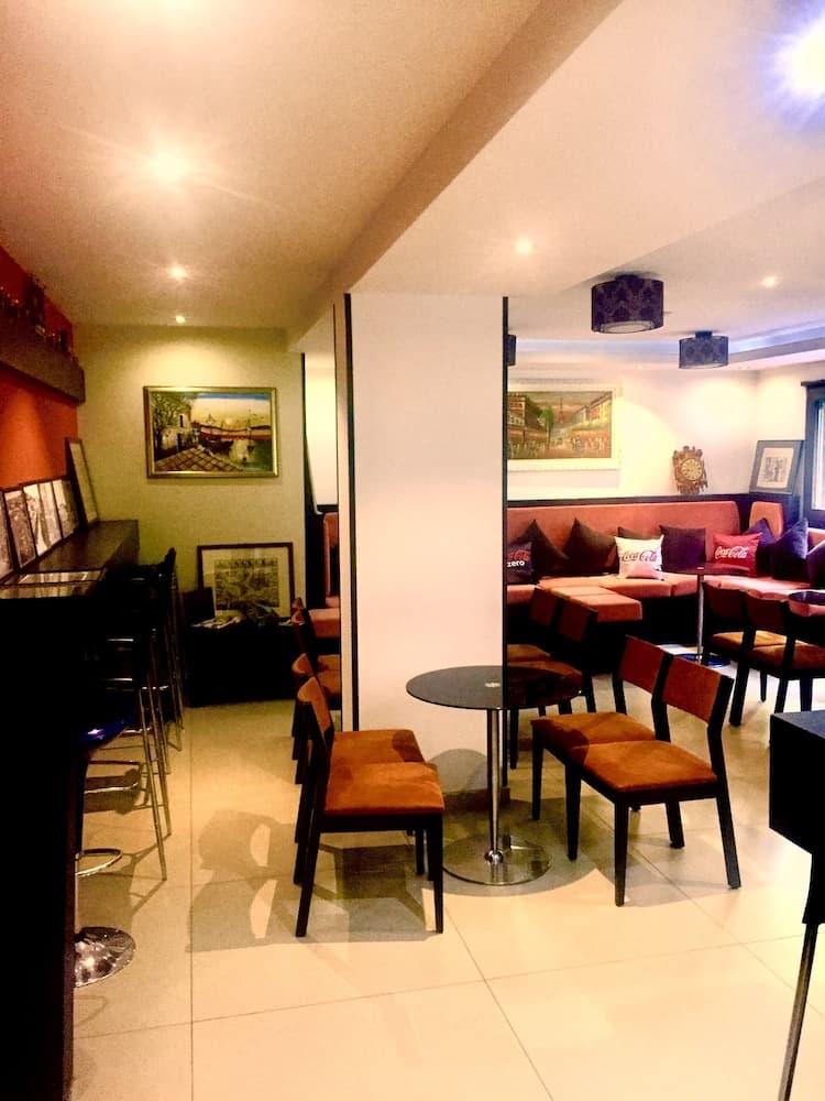 Sunrise Hotel Çameria