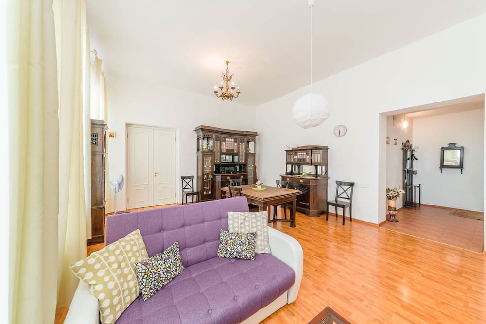 Feelathome Apartments on Millionnaya