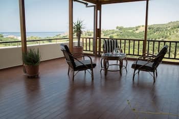 Alexandra Villa Stalos