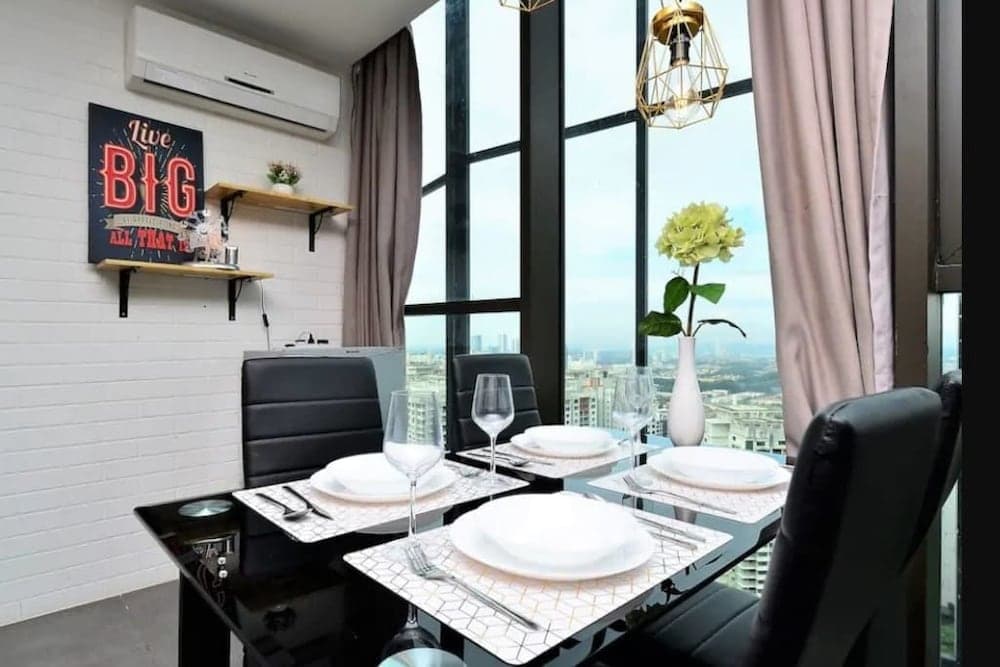 5 Pax Empire Soho by SYNC