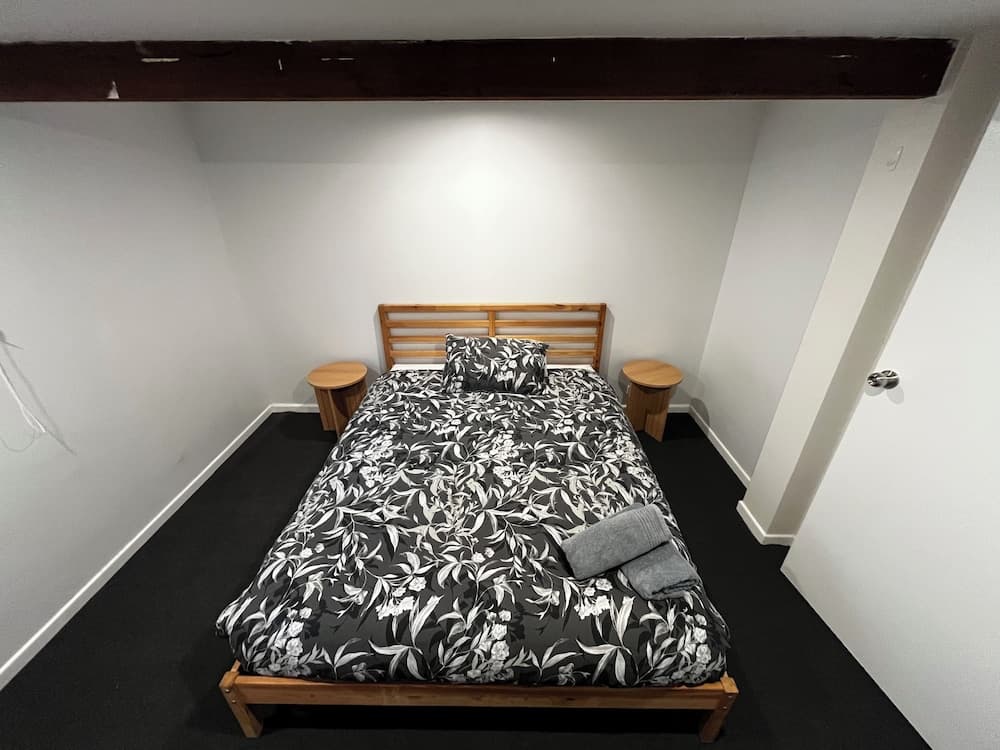 Spacious 2-Storey Home By The Bay: Sleeps 12