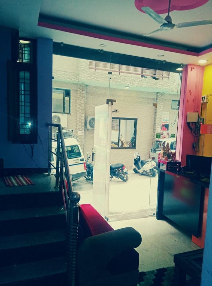 Sunflower Hostel & Hotel