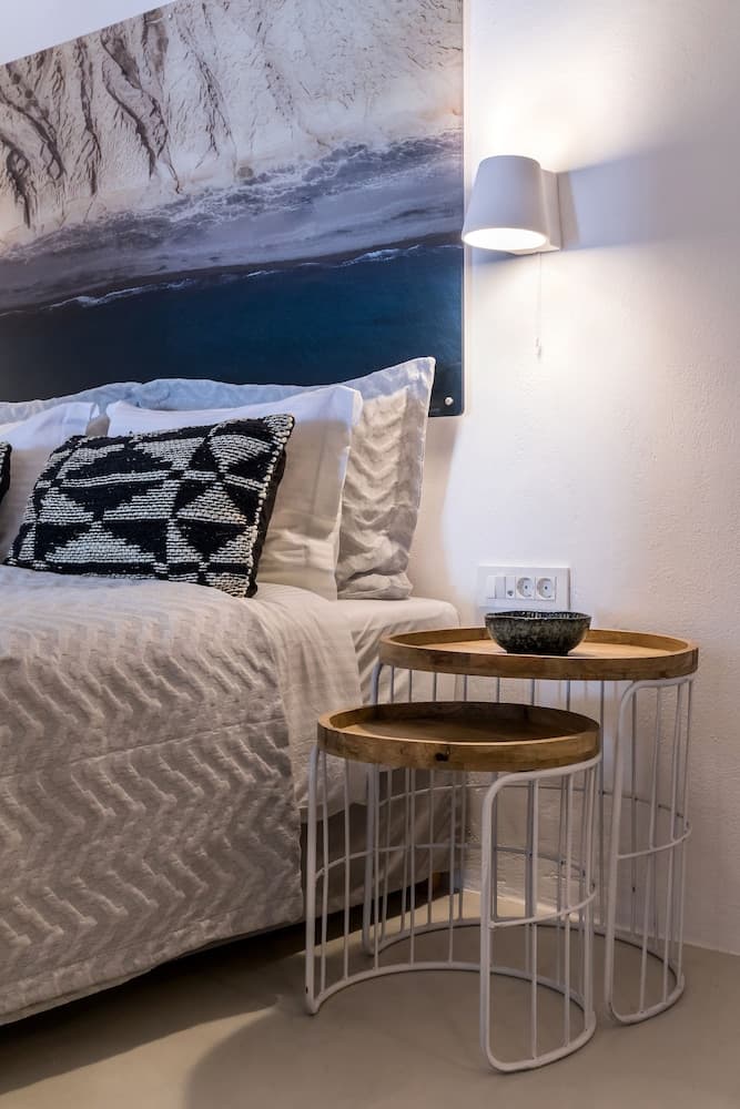 3 Caves Villa by Caldera Houses