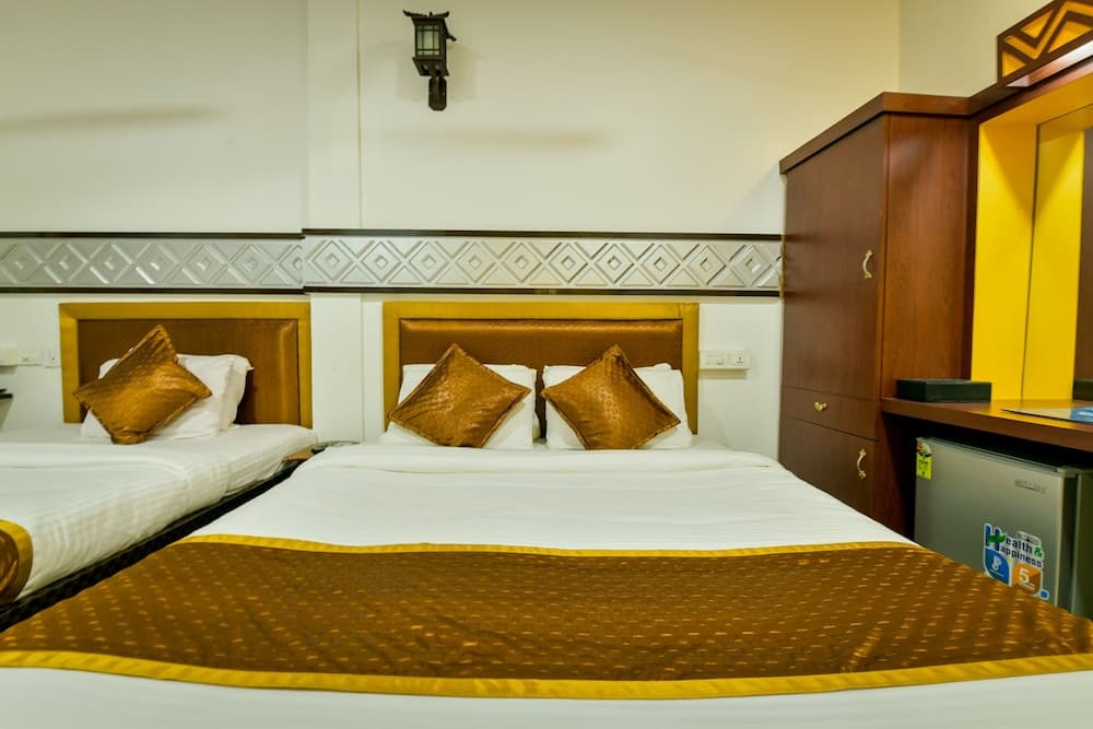 OYO 19587 Chembil Residency